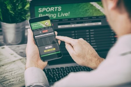 Rhode Island and Illinois Adjust Mobile Sports Betting Requirements