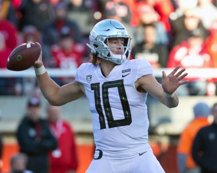 Oregon Ducks quarterback Justin Herbert