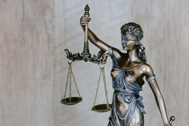 law statue